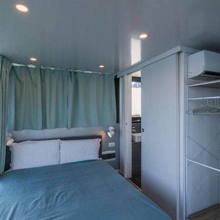 ホテル La Dolce Vita House Boat Lisanza エクステリア 写真